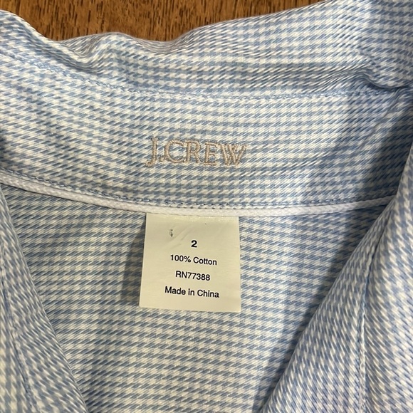 J.Crew Women’s Light Blue Button Down Shirt Size 2 - Picture 3 of 6